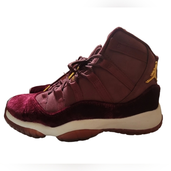 Womans jordan heiress velvet - Picture 1 of 9